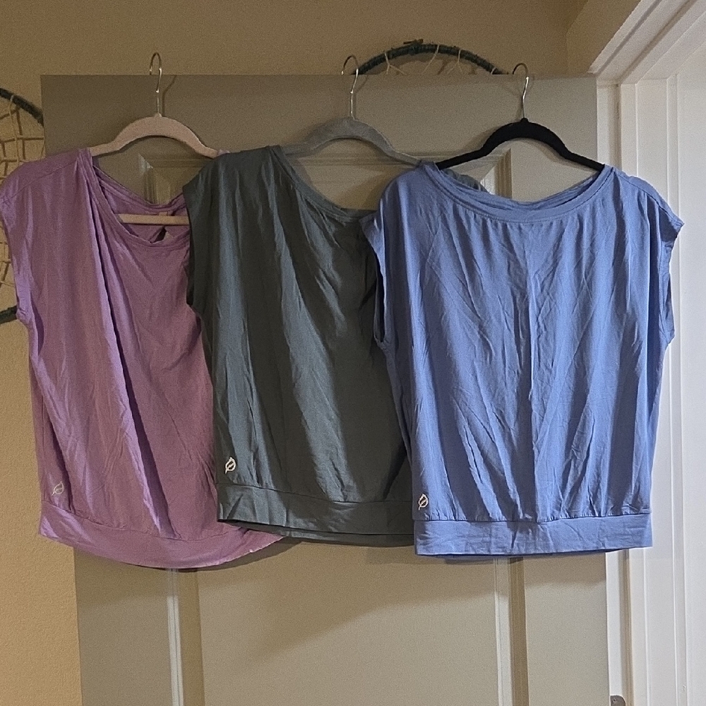 P'tula Short Sleeve Scoop Neck Tee in Lavender, Olive, Periwinkle